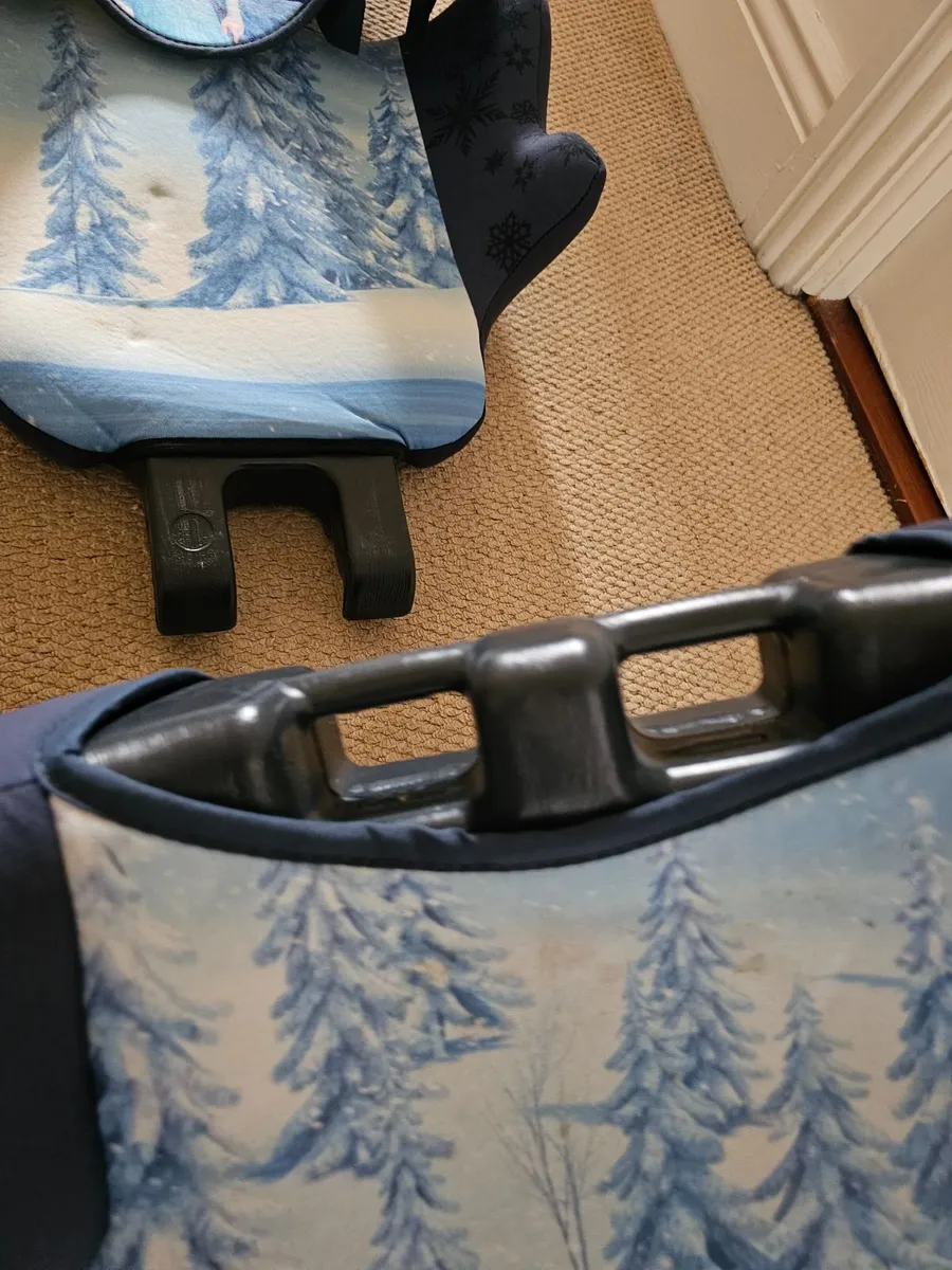 Frozen car seat and Graco - Image 3
