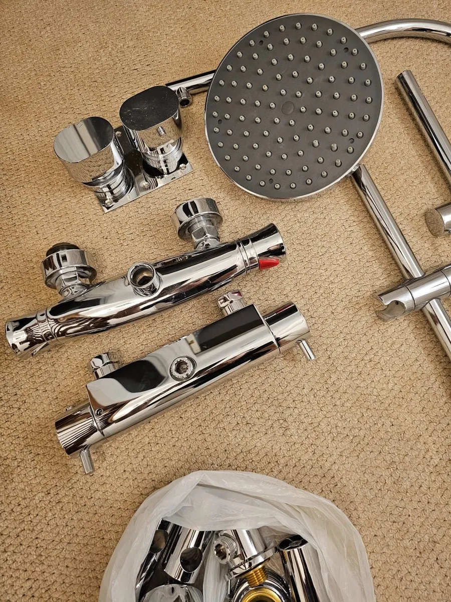 Chrome thermostatic shower mixer Vado - Image 2