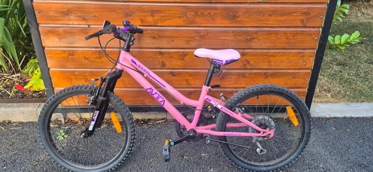 girls Bike - Image 1