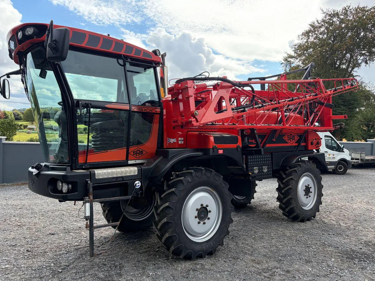 Sands/Sam Vision 4000 Sprayer - Image 1