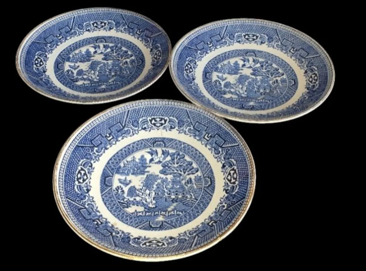 3 Pristine Vintage Arklow Blue Willow Saucers - Image 4