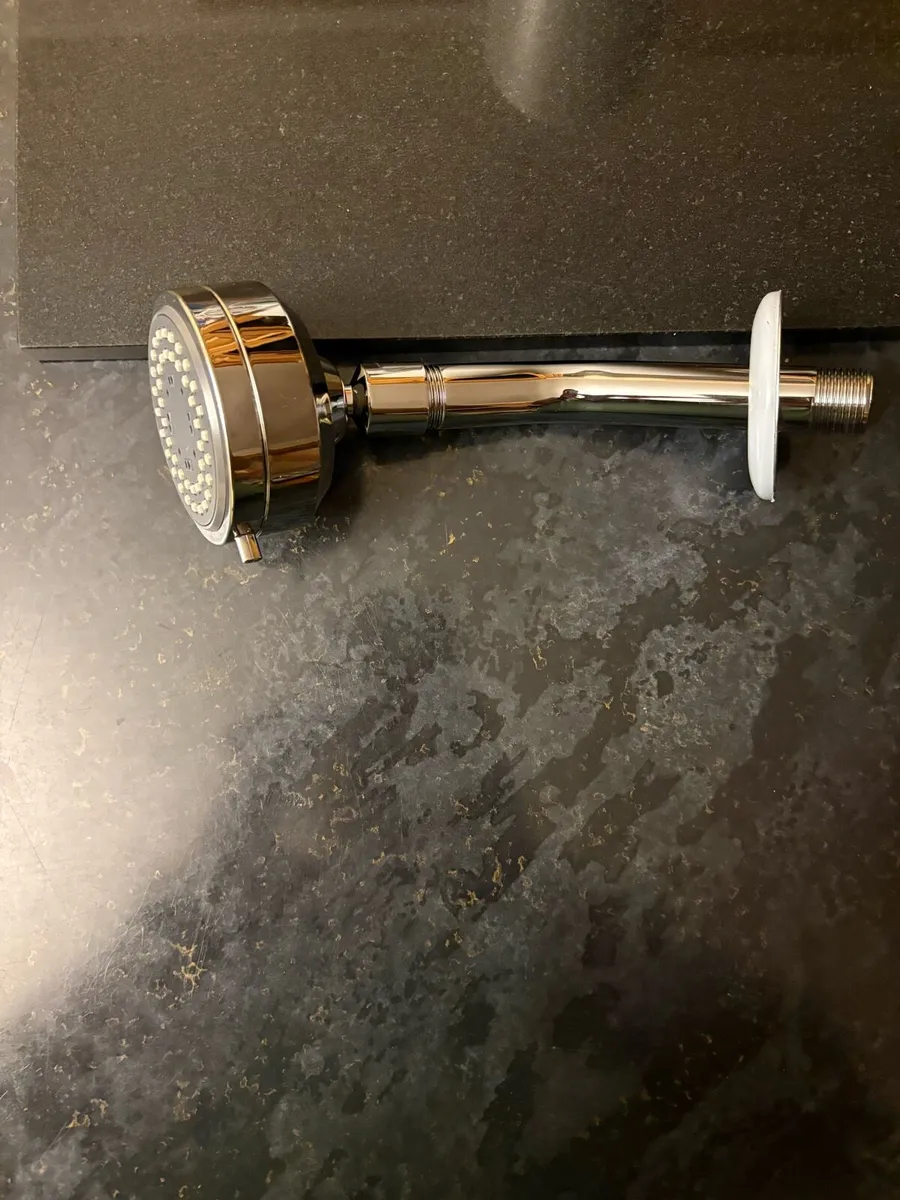 Fixed Showerhead With Swivel - Image 2