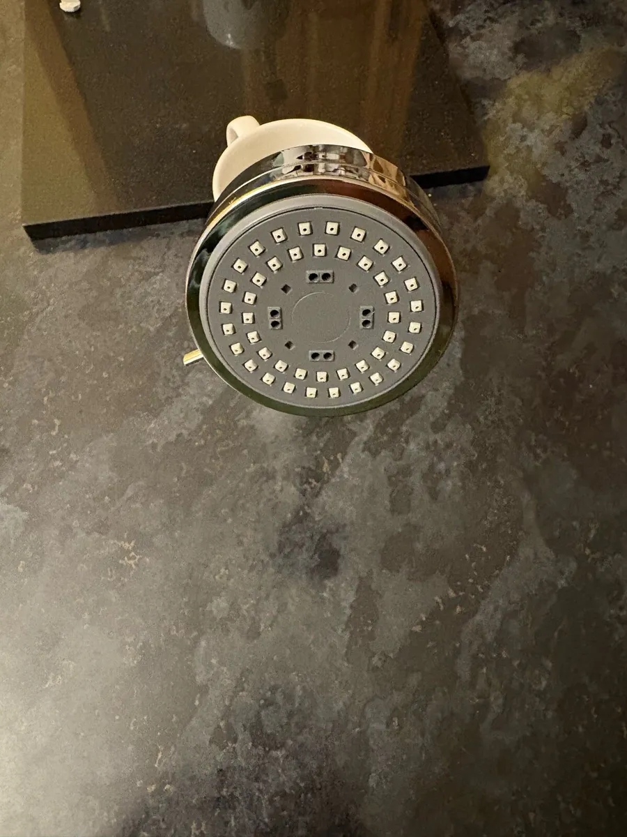 Fixed Showerhead With Swivel - Image 3