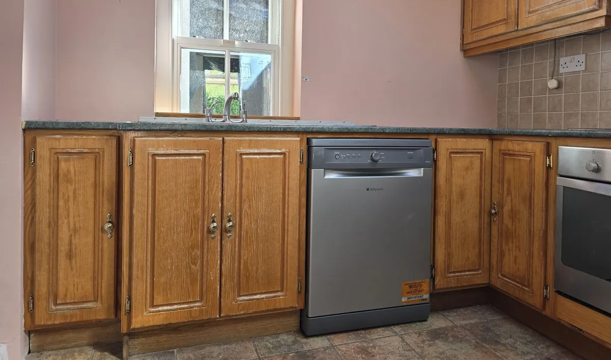 Kitchen, plus sink and dishwasher, oven, hob - Image 2