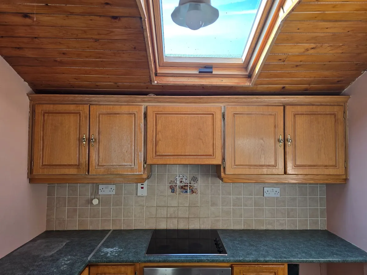 Kitchen, plus sink and dishwasher, oven, hob - Image 4