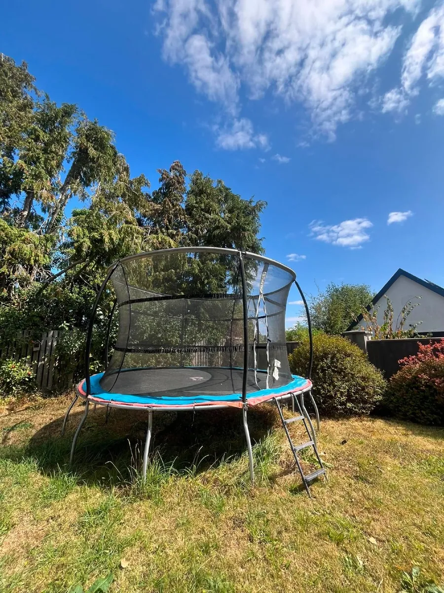 Trampoline 13th foot with enclosure - Image 2