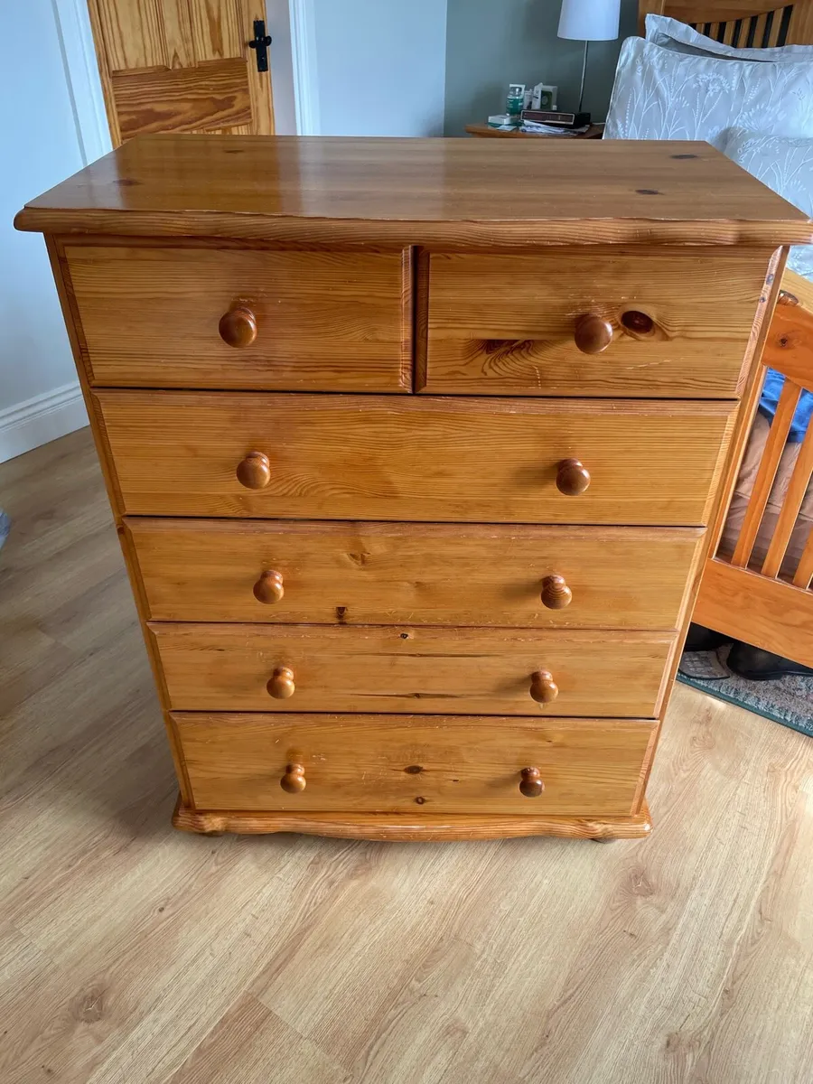 Bed, lockers and chest of drawers - Image 2