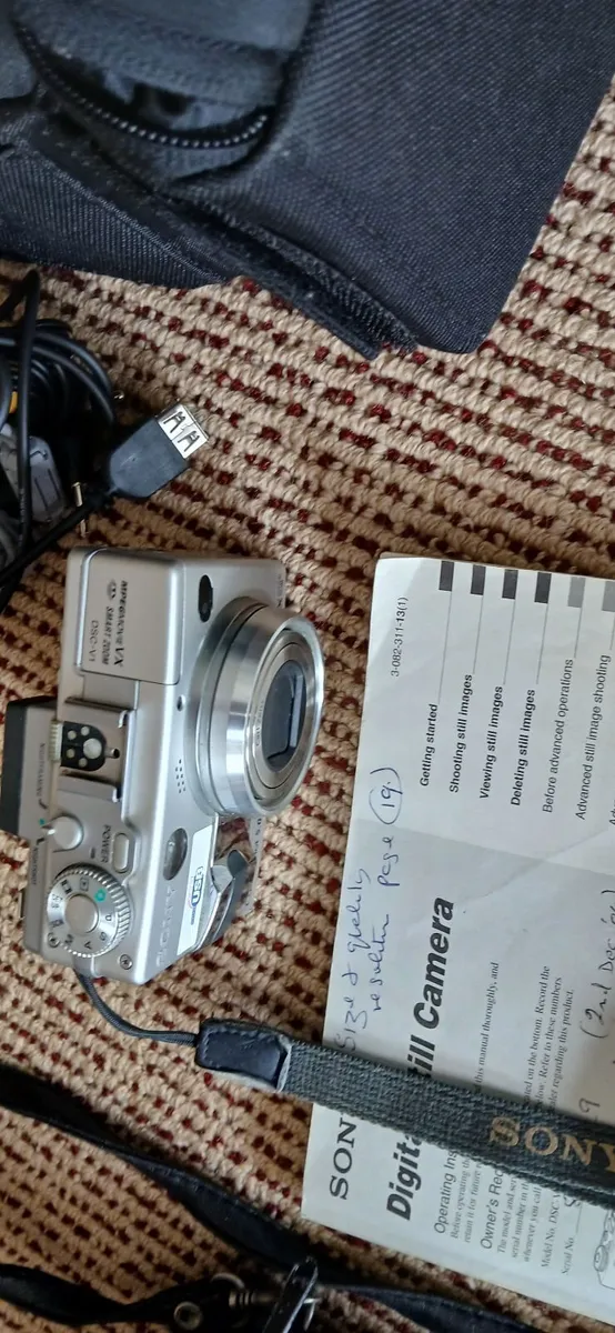 Digital Camera, and instruction Manual - Image 3