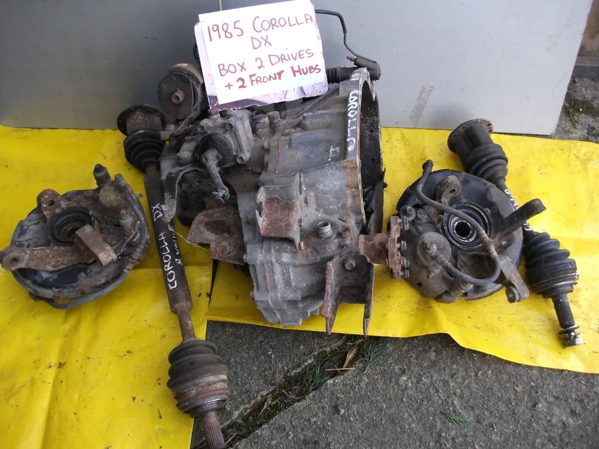 VINTAGE   CAR  PARTS. - Image 2