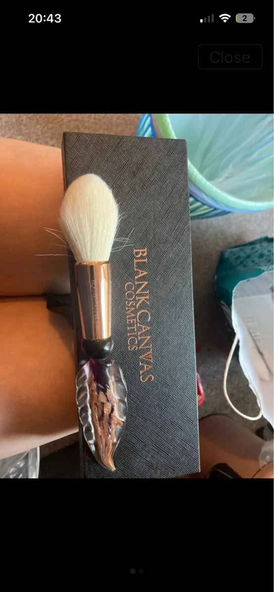 Blank canvas makeup brush - Image 1