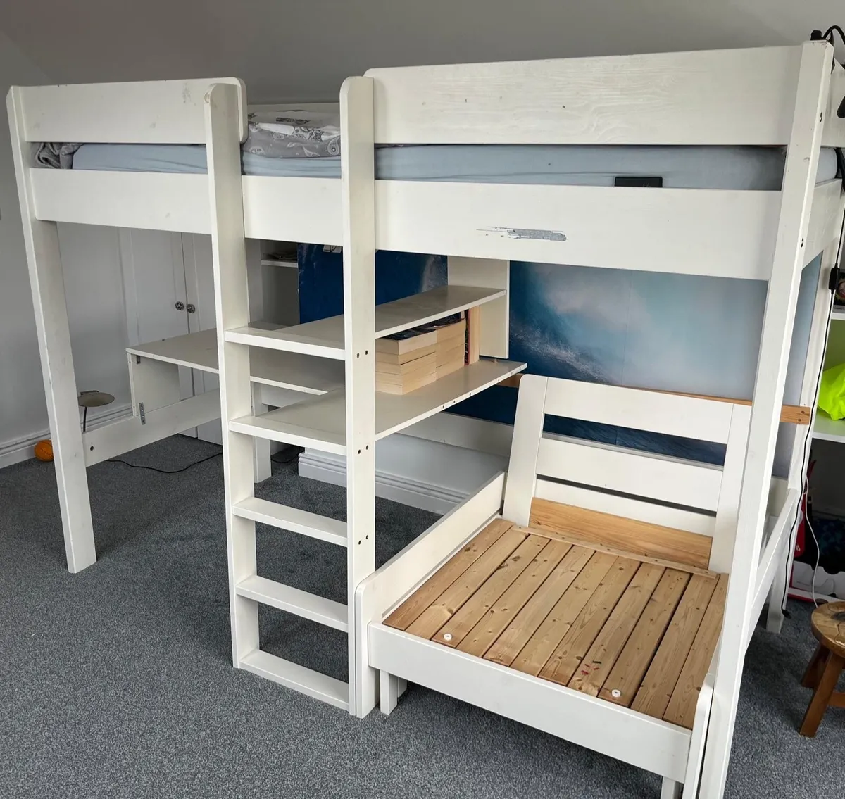 Wooden Single bed with desk and pull out bed - Image 3