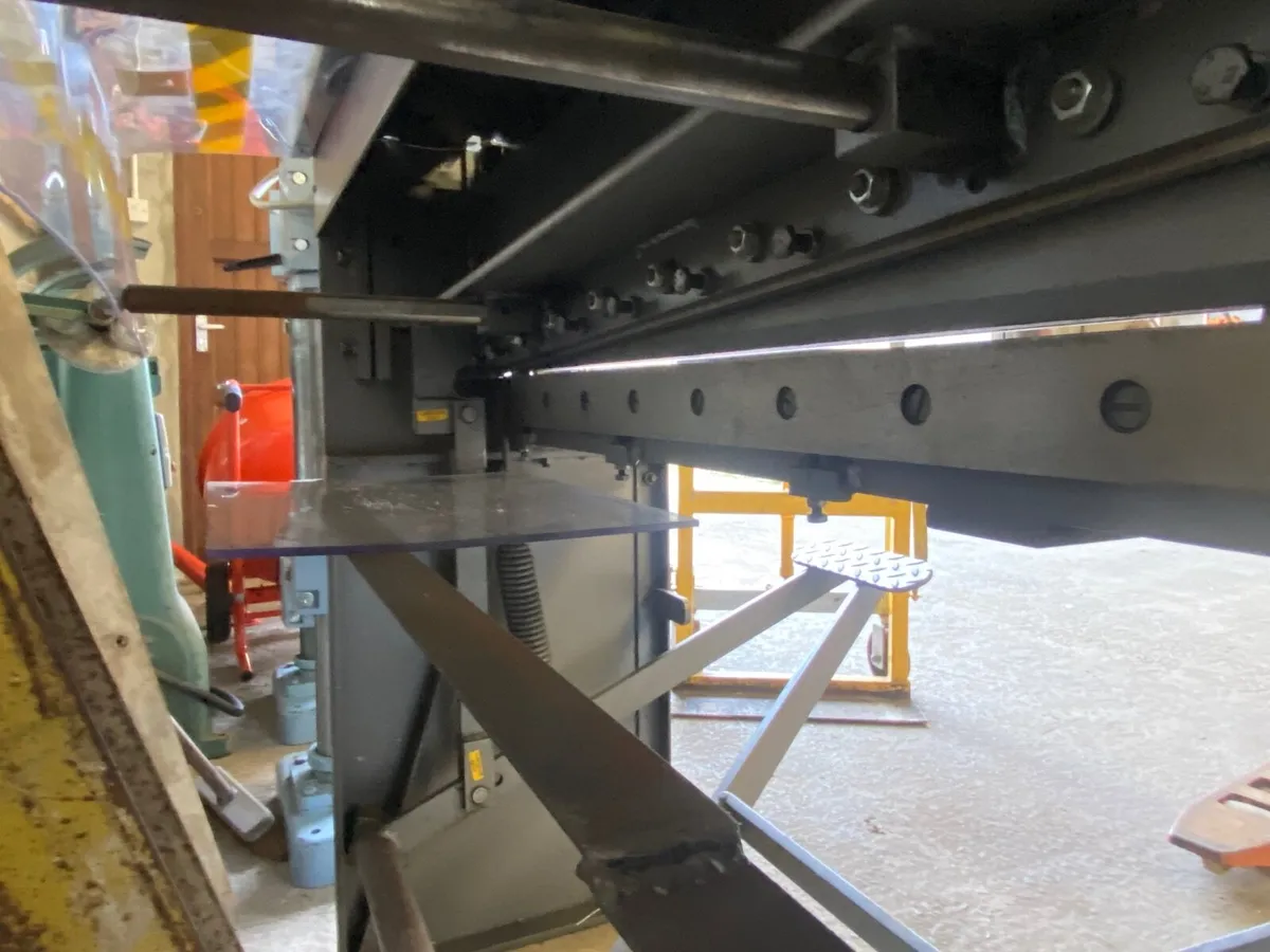 Sheet Metal Guillotine - Image 3