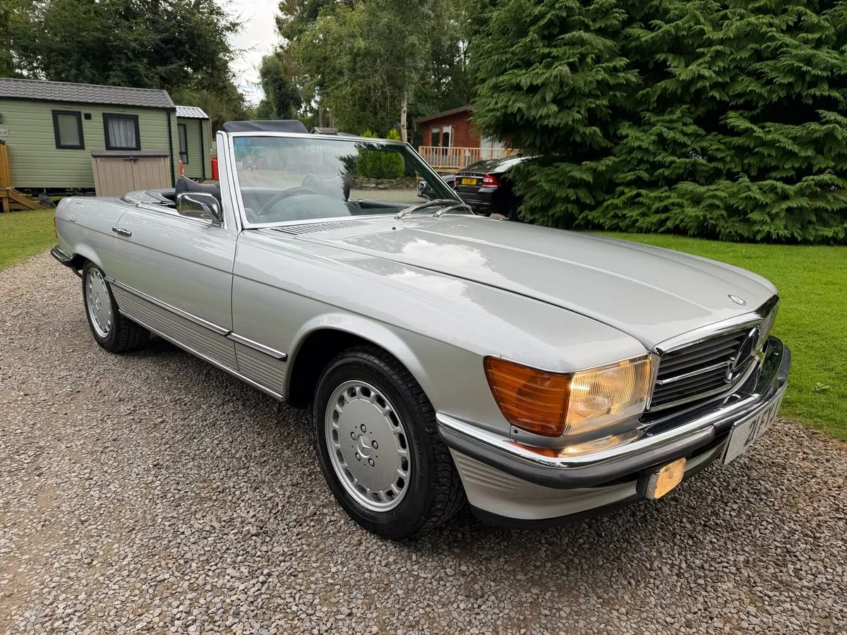 ICONIC MERCEDES BENZ R107 350SL 350 SL V8 - Image 2