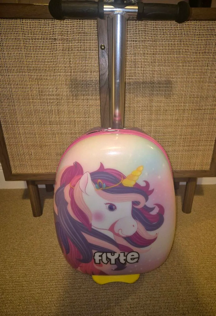 Flyte Kids Scooter Suitcase - Image 2