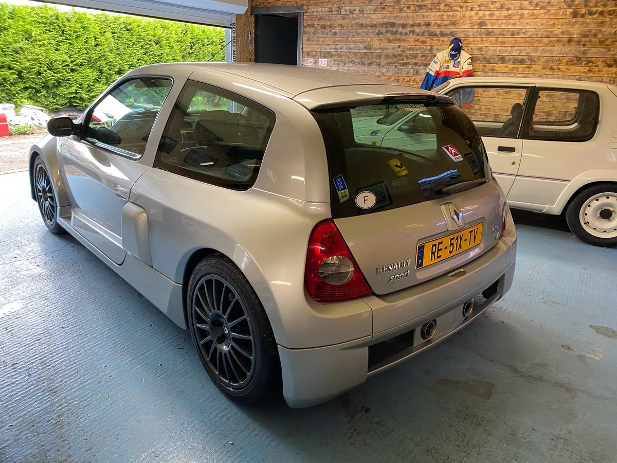 Clio V6 - Image 2