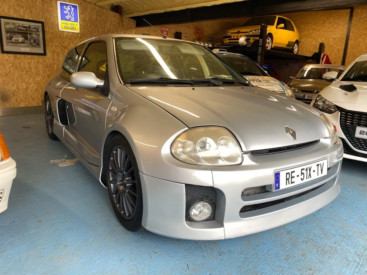 Clio V6 - Image 3