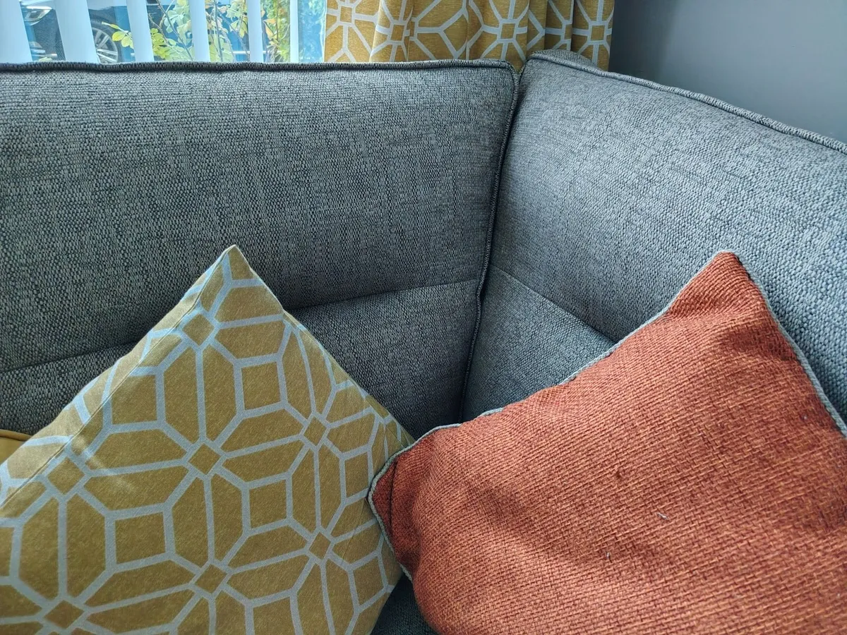 L shaped sofa - Image 3