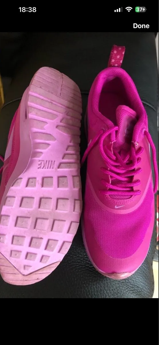 Ladies Nike trainers size 3.5 €15 - Image 2