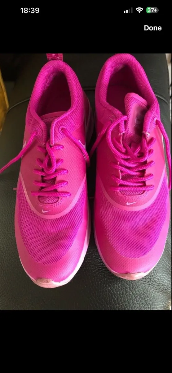 Ladies Nike trainers size 3.5 €15 - Image 4
