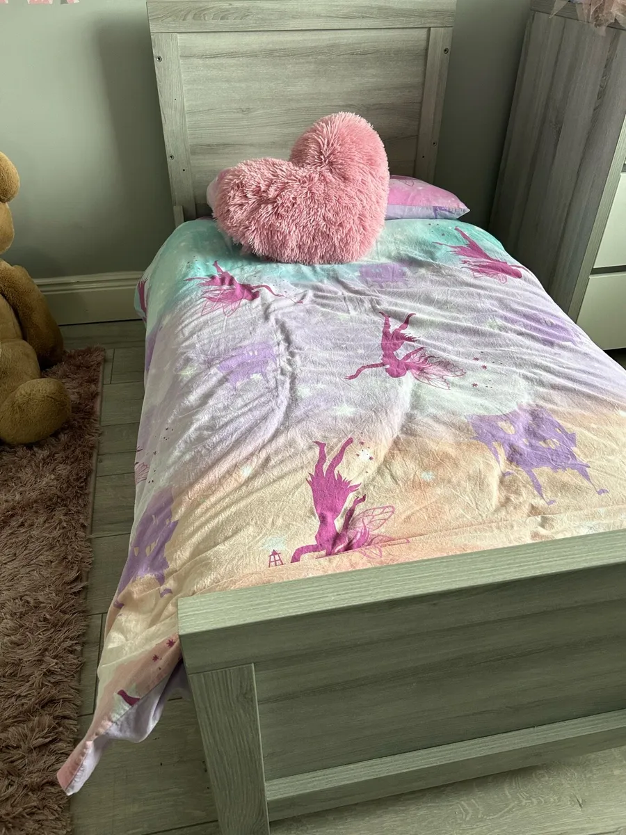Cot bed - Image 1