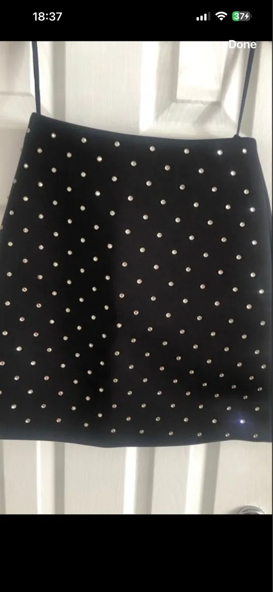 Ladies French connection skirt size 4 €15 - Image 1