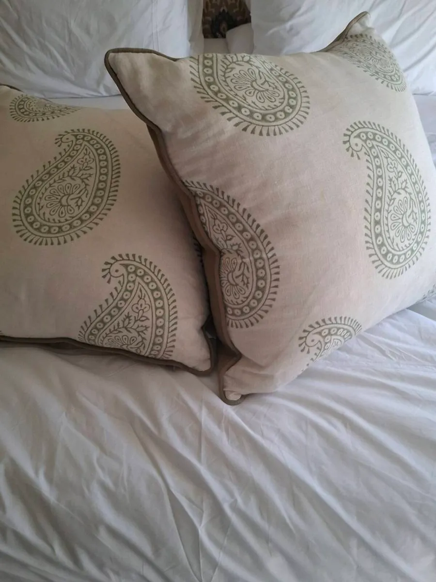Cushions - Image 3