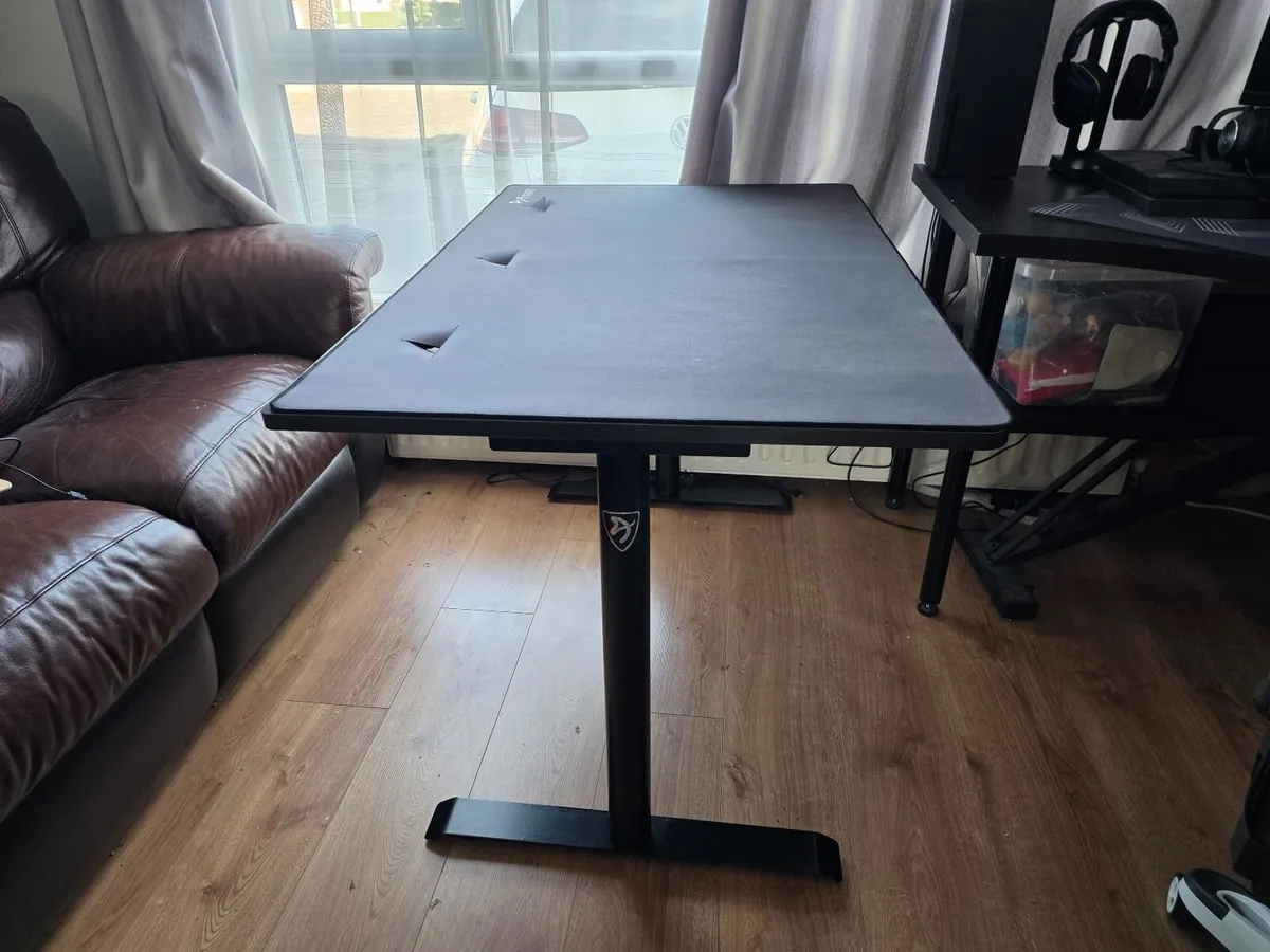 Gaming table - Image 3