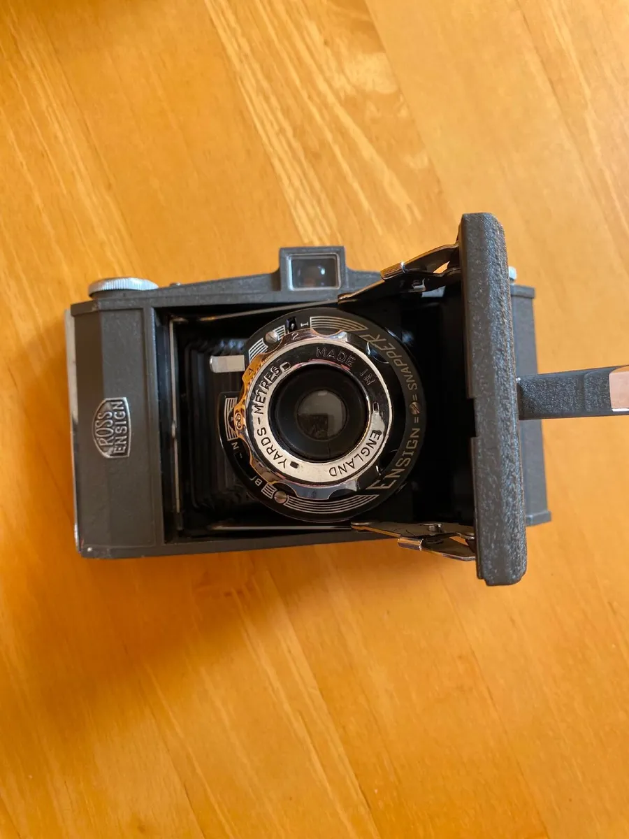 Vintage Ross-Ensign Selfix Snapper Folding Camera - Image 3