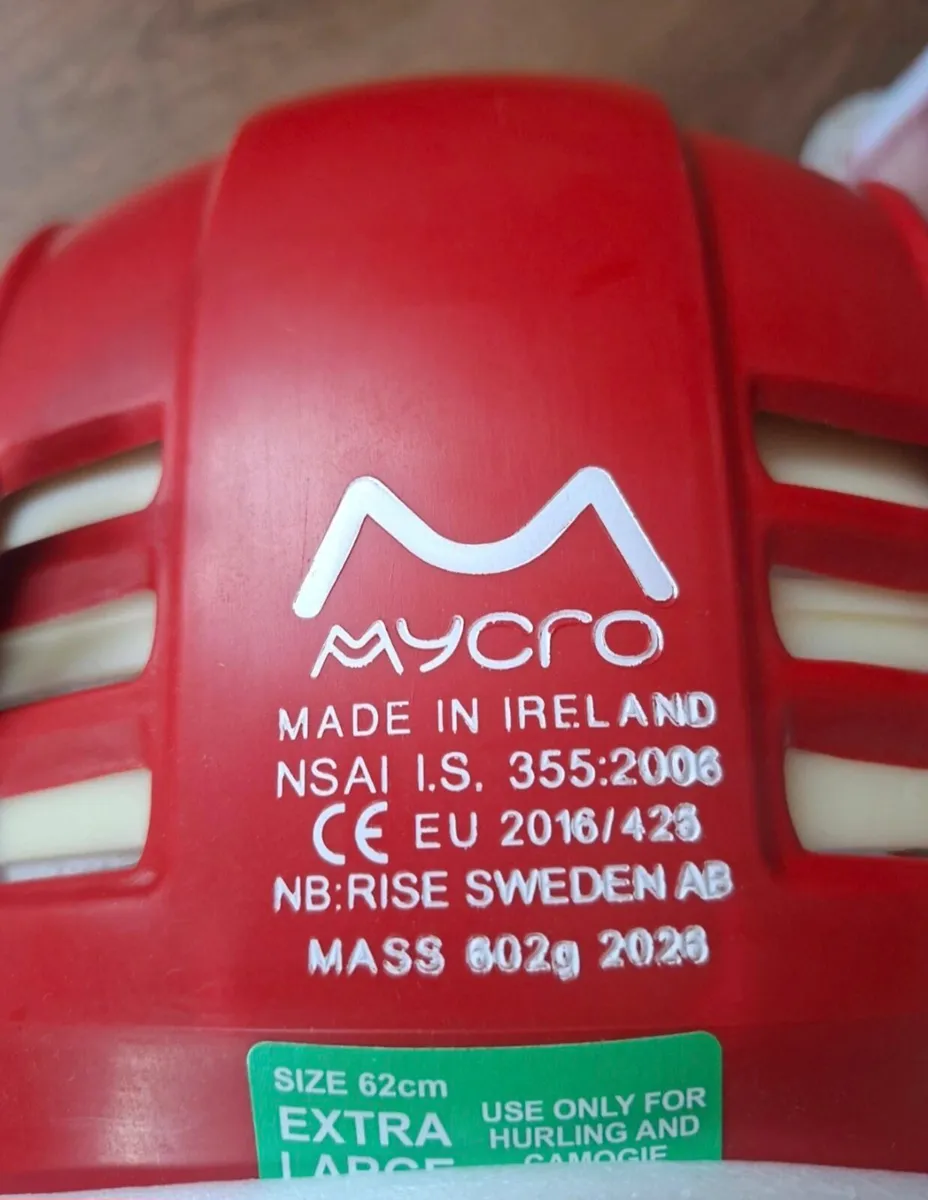 Hurling helmet - Image 4