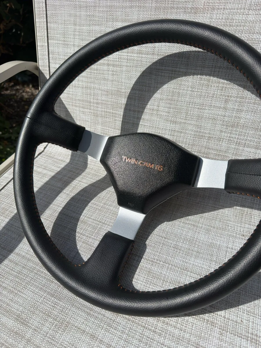 Corolla GT AE86 Steering wheel - Image 3