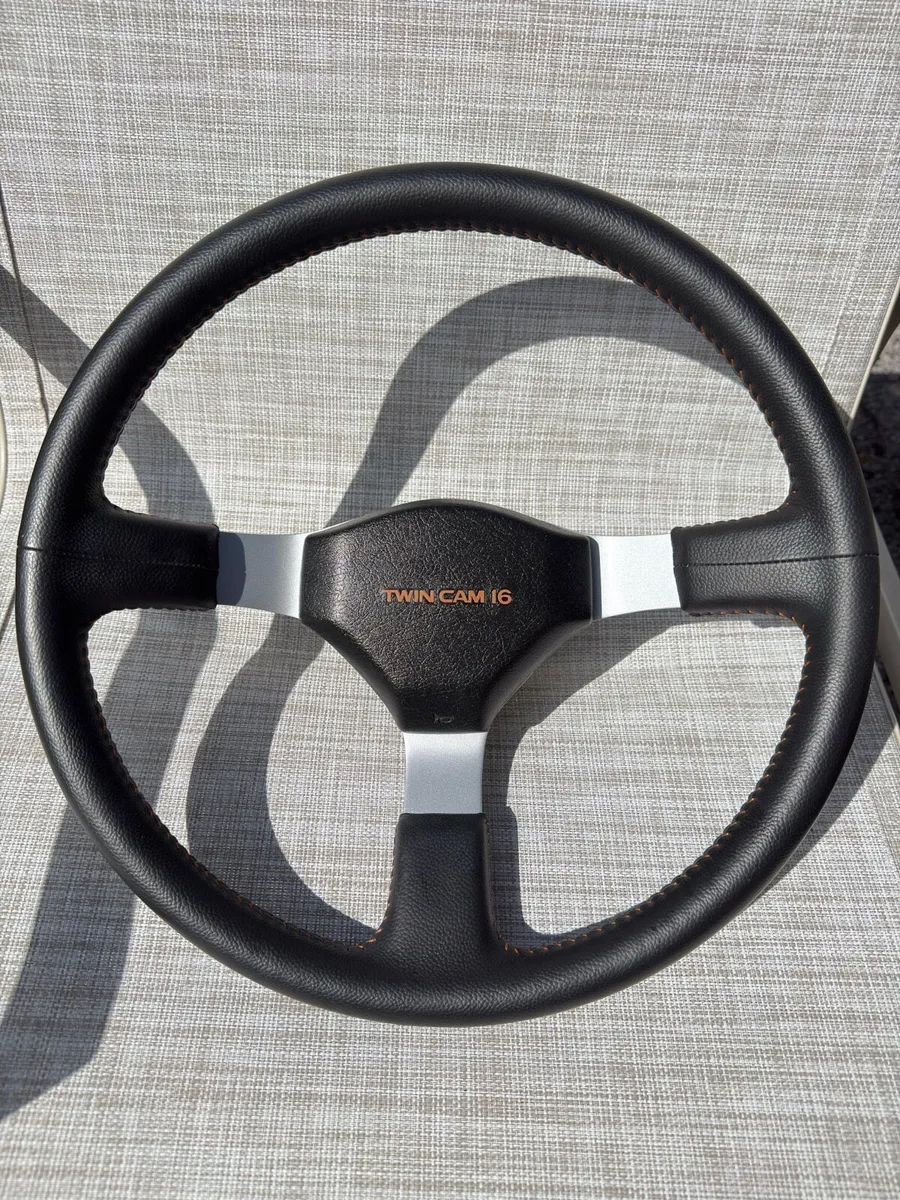 Corolla GT AE86 Steering wheel - Image 4