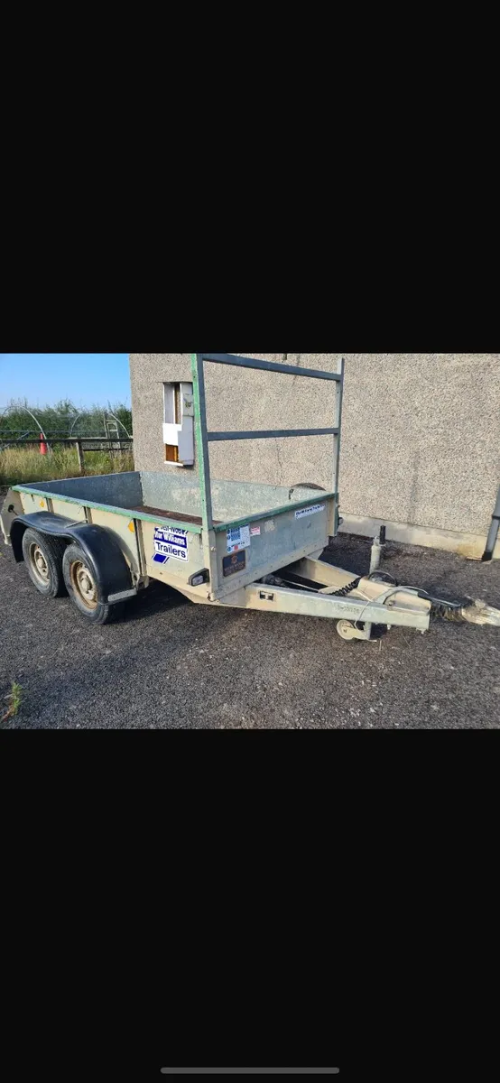 Trailer - Image 1