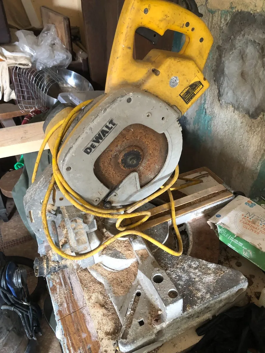 Dewalt 216 mm chopsaw 110v plus transformer - Image 1