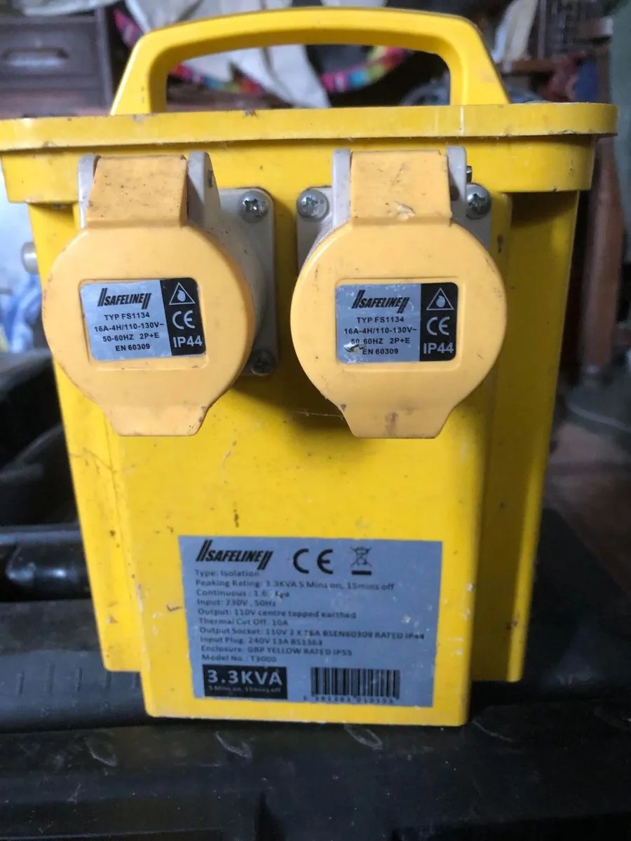 Dewalt 216 mm chopsaw 110v plus transformer - Image 2
