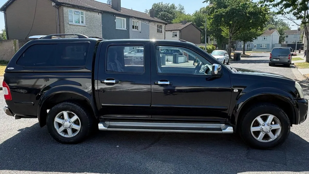 2005 Isuzu Rodeo 3.0 Diesel 4X4 - Image 2