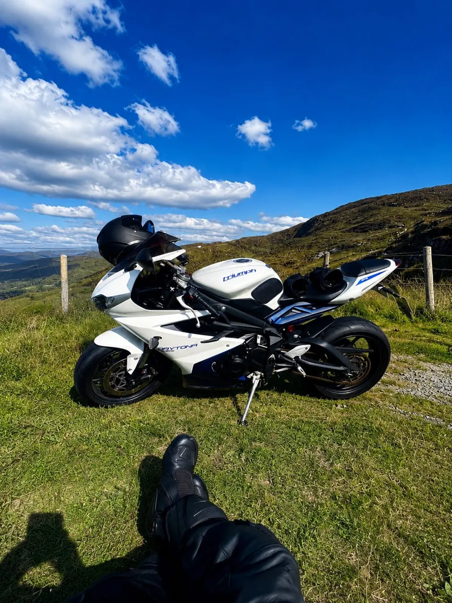 Triumph Daytona 675SE - Image 1
