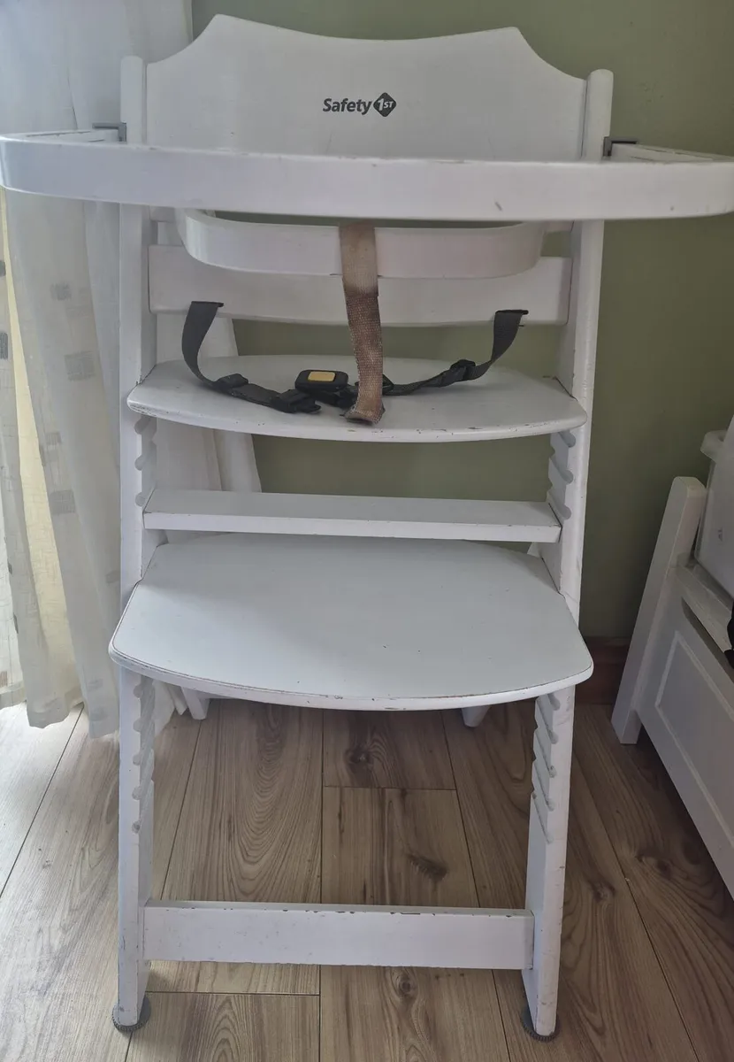 Highchair and dining table booster seat - Image 2