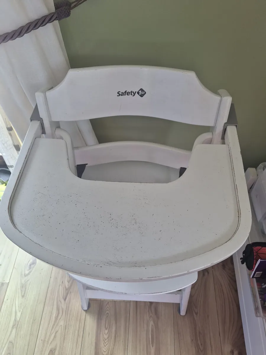 Highchair and dining table booster seat - Image 1