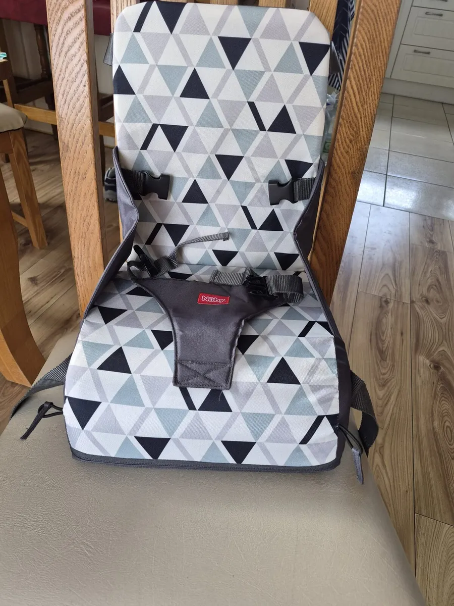 Highchair and dining table booster seat - Image 3