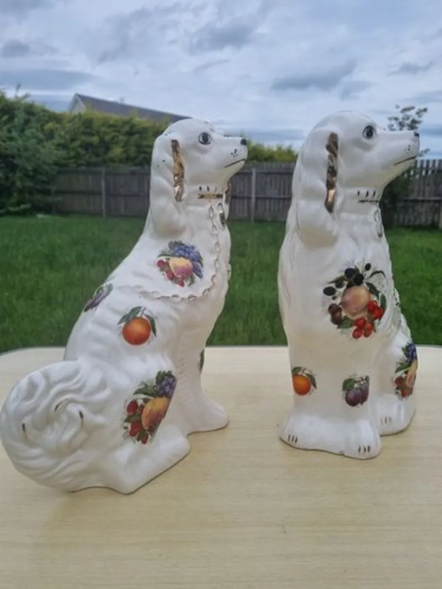 Pair of ceramic Staffordshire Spaniel dogs - Image 3