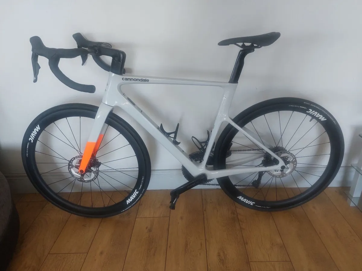 Cannondale Evo Carbon road bike - Image 1