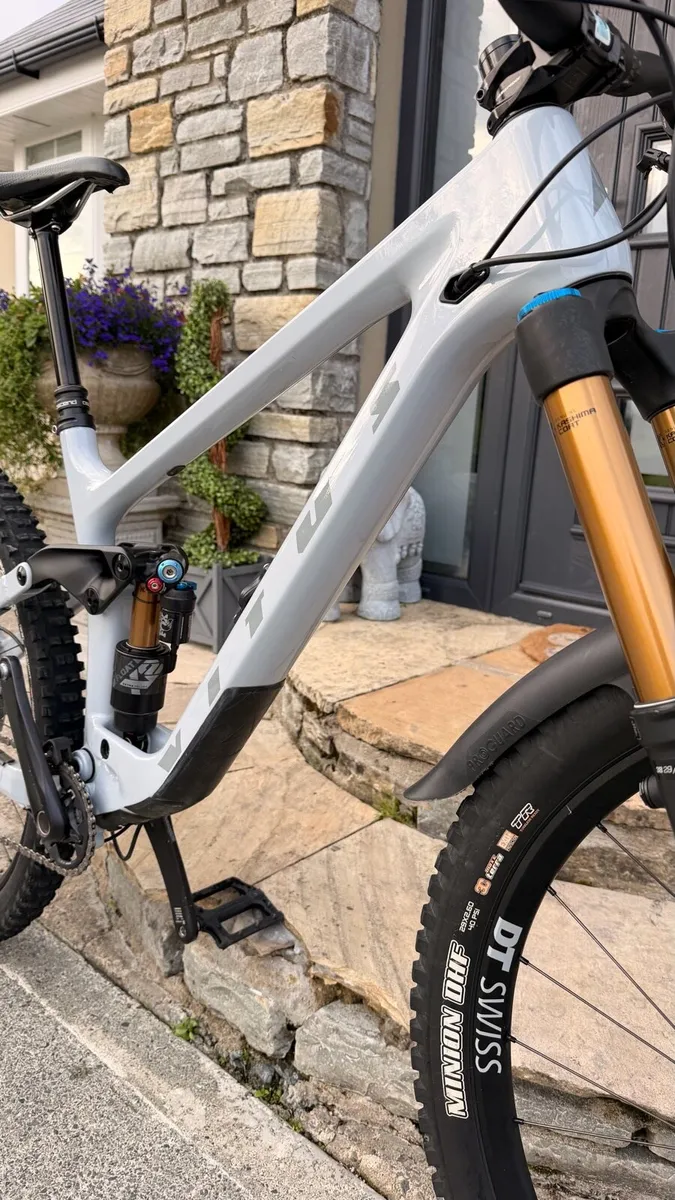 Vitus summit Enduro High Spec - Image 4