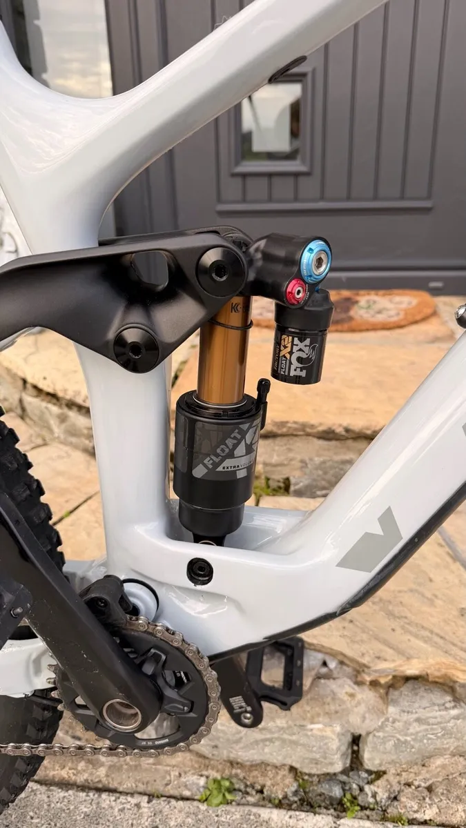 Vitus summit Enduro High Spec - Image 2