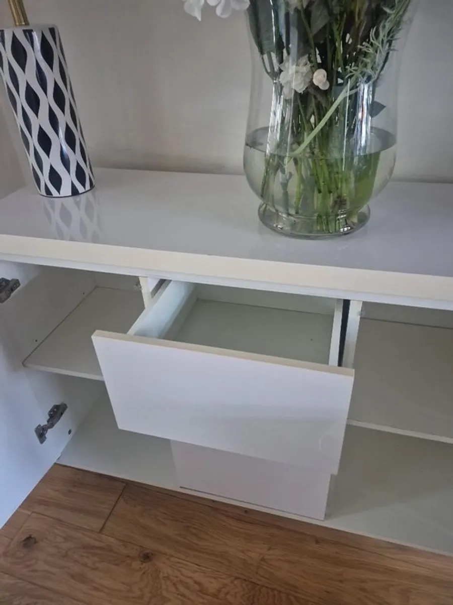 White sideboard - Image 4