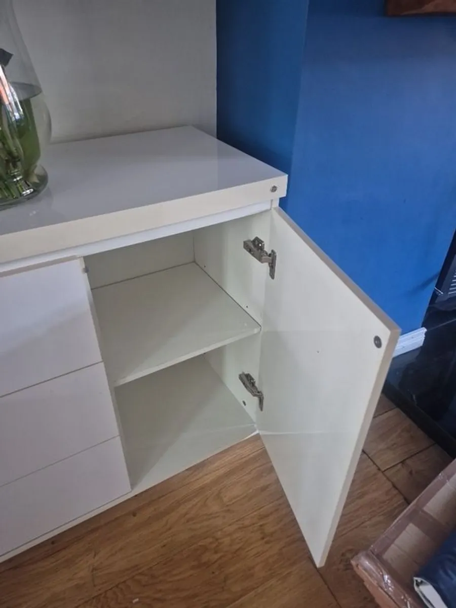 White sideboard - Image 3