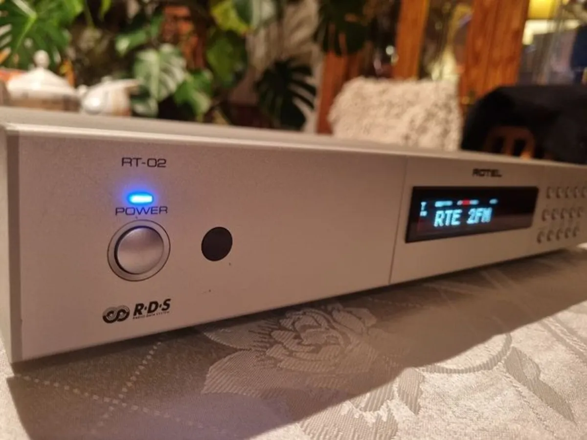 Rotel RT-02 Tuner - Image 2