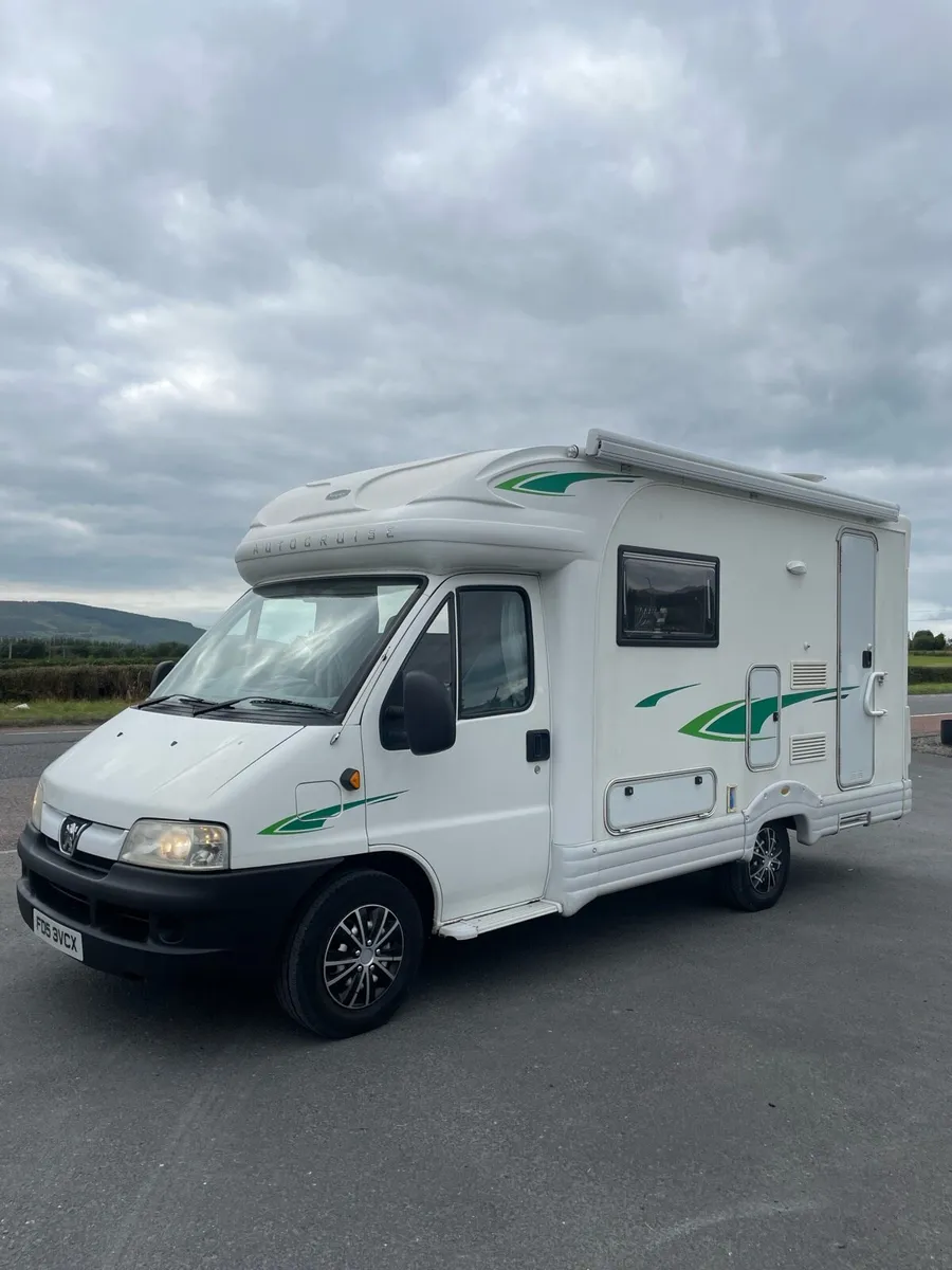 Peugeot boxer 2.8 TDI AUTO CRUSIER 2 Berth NI 2005 - Image 1