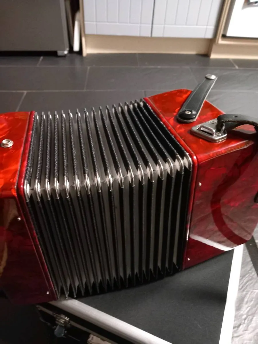 McBride button accordion - Image 2
