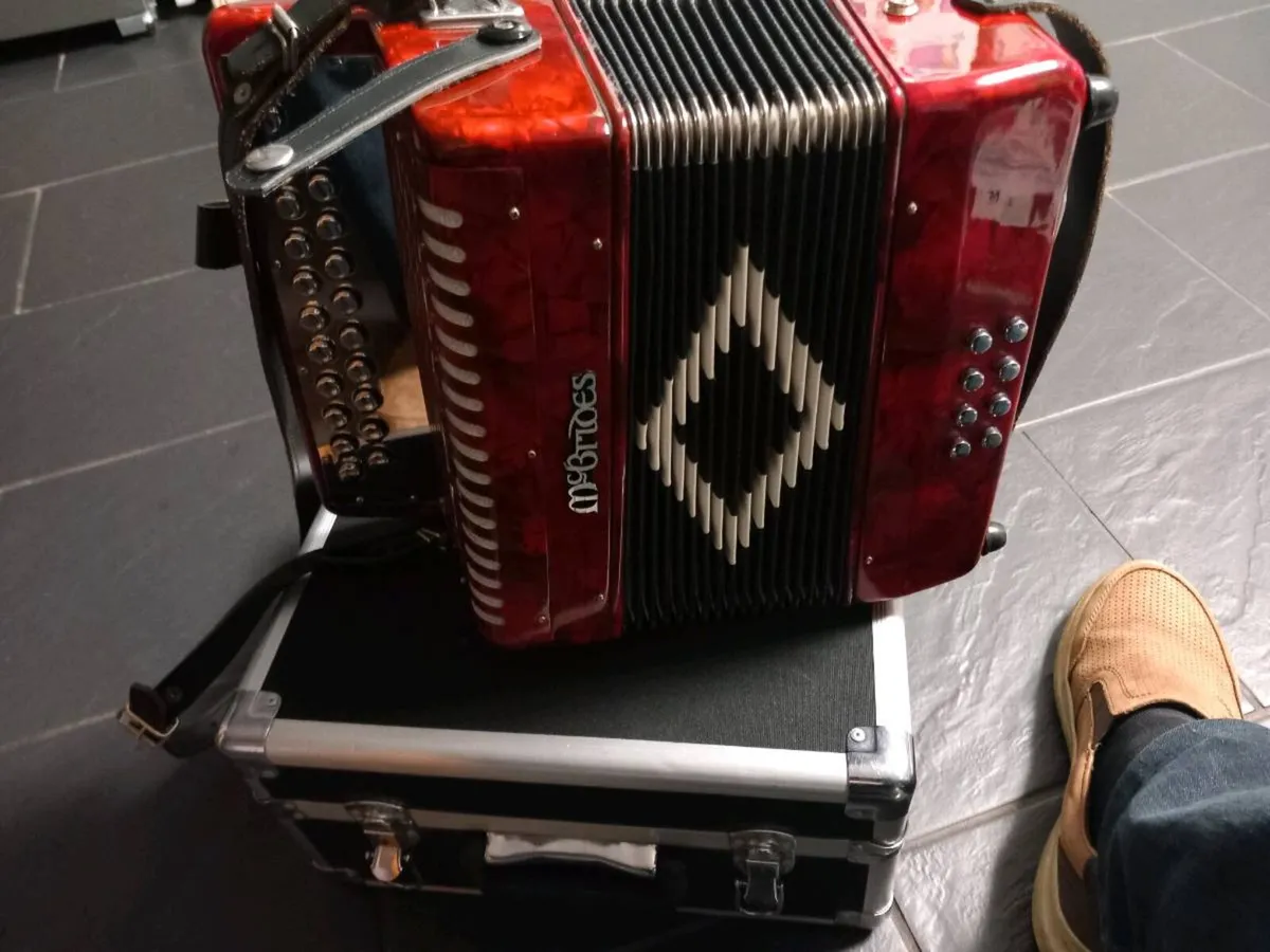 McBride button accordion - Image 3