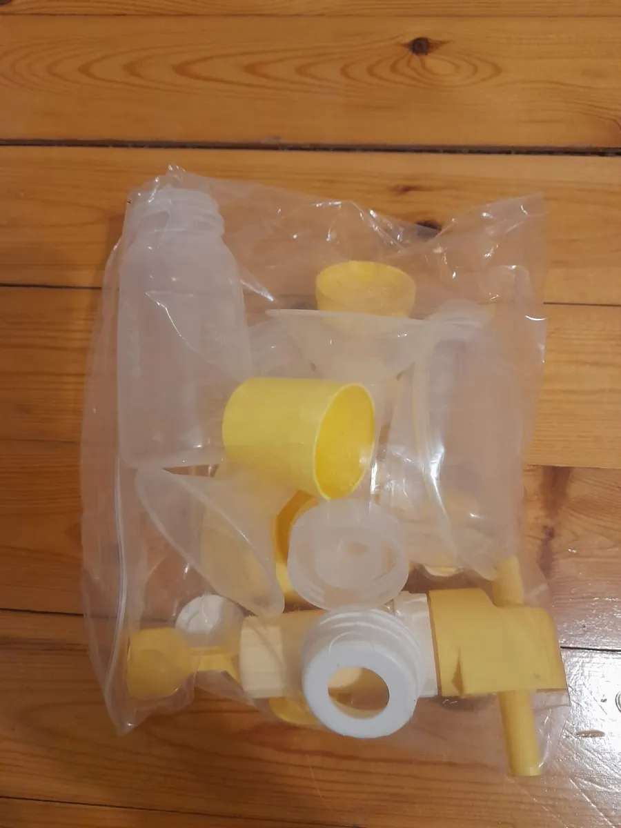 Medela Lactina Double Breast Pump Set - Image 2